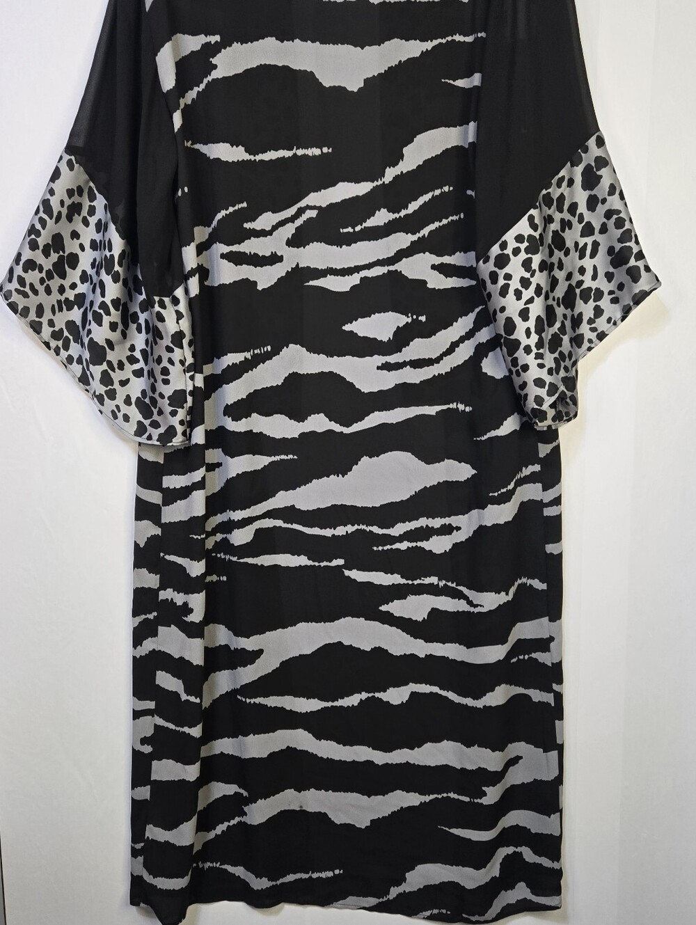 Dennis Basso Size XS Black&Silver Animal-Print Robe/kimono/Beach Cover-up - Picture 11 of 13